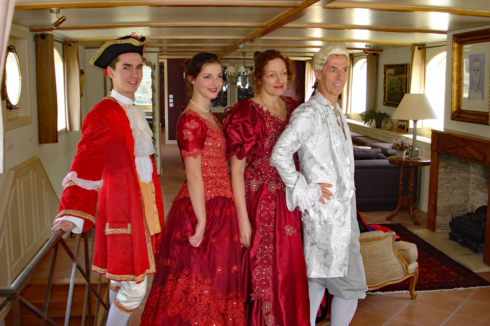 Enjoy a theme night on your Dutch barge cruise with Aurora