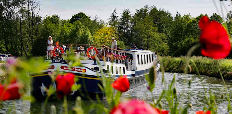 Special offer for French hotel barge La Belle Epoque cruising in Burgundy France